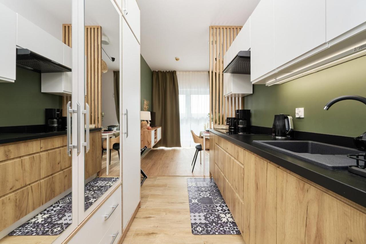 City Panorama Studio Apartments Jaworska 4 By Noclegi Renters Wrocław Exterior foto